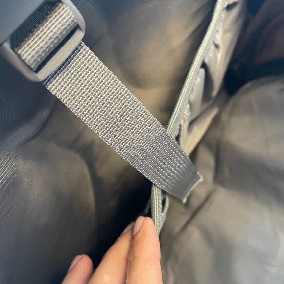 Used backpack in good condition - Picture 13 of 16